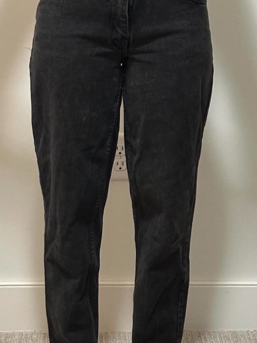 Black high-waisted jean